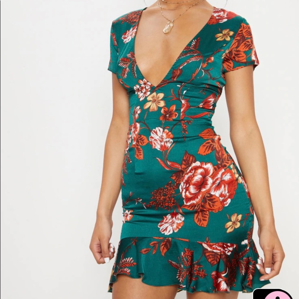 Emerald Green Criss Cross Back Frill Hem Bodycon Dress